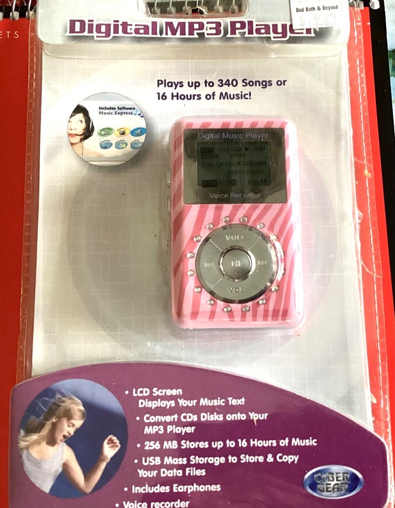 Cyber Gear Digital MP3 Player Voice Recorder + Bundled Items 2007 New Sealed!