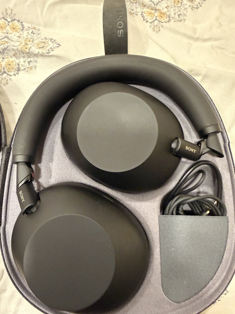 Sony wh-1000xm6 Noise Cancelling Headphones – Black