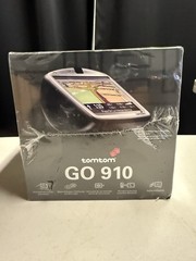 TomTom GO 910 Car GPS Navigator 20GB Hard Drive USA & Europe Maps New Sealed!