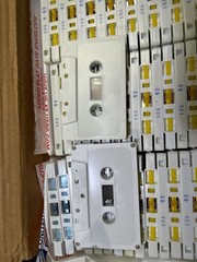 Lot Of 100 Blank Cassette Tapes Tabs In New Unbranded 90 Minutes