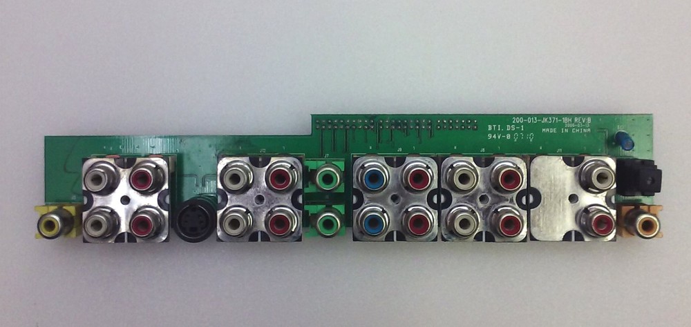 Polaroid TLX-03210B Signal Board 899-I00-GT2617XA2H (200-013-JK371-1BH)