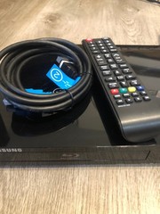 Samsung BD-FM57C Smart Curved Blu-ray DVD Player Wi-Fi Streaming HDMI w/ Remote