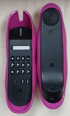 Vibrant Pink Lips Corded Telephone Features Pulse/tone And Redial, Pre-owned