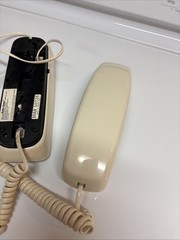 Vintage Radio Shack 43-581 Beige Trimline Corded Phone Wall Desk Landline