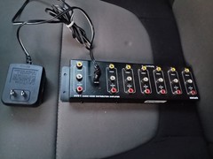 XANTECH AV61 6-Way A/V Audio Video Distribution Amplifier with charger