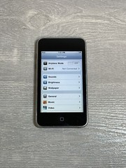 Apple iPod Touch 2nd Generation 8GB – Black