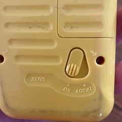 Vintage AM/FM Walkman SPORTS SONY Weather Proof Clock Stop Watch Headphone Jack