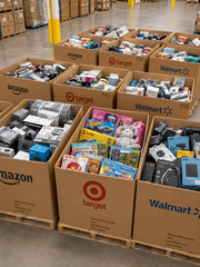 Target Wholesale Lot Featuring Premium Household Essentials
