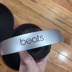 Beats by Dr. Dre Solo Wireless Over the Ear Headphones – Space Gray