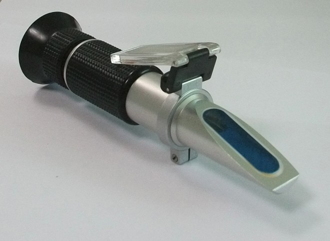 RSG-100ATCs Black, Brix & Beer Sugar Wine Wort SG 0-32% Refractometer HOME BREW!