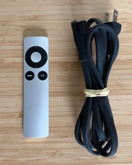 Apple TV 4th Gen HD WiFi Media Streaming Box 32GB (A1625) w/ OEM Remote *TESTED*