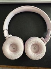 JBL Bluetooth Over Ear headphones with up to 40 hours battery Rose