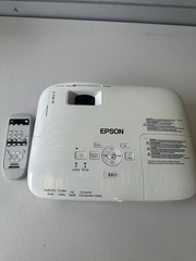 Epson EX31 LCD Projector w/ Remote, Carry Case, VGA & Power Cable