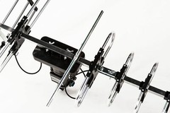 Outdoor 4K HDTV Antenna 200 Miles 360 Degree UHF/VHF/FM Support 5 TVs 40ft Cable