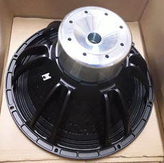 B&C | 18IPAL-8 | 18″ High Pwr Lightweight Neodymium Magnet PA DJ Woofer 4.5″ VC