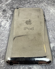 Apple iPod Touch 4th Generation A1367 8GB Bundle w/ Charger LOT:UF