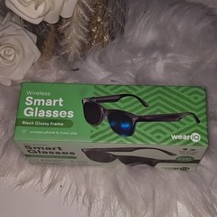 weariQ Wireless Smart Glasses Bluetooth USB-C Black Glossy Frame Large