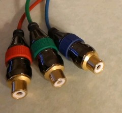 HIGH DENSITY HD15 MALE VGA TO 3 FEMALE RCA CONNECTORS (RGB) NEW IN BAG CALRAD