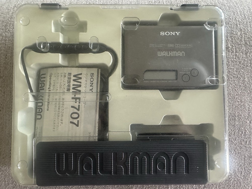 Sony WM-F707 Walkman Cassette Player, Awesome Silver ! Display or Repair !