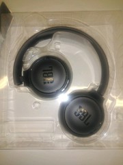 JBL Tune 510BT On-Ear Headphone Black Foldable 40Hr Battery Built-in Microphone