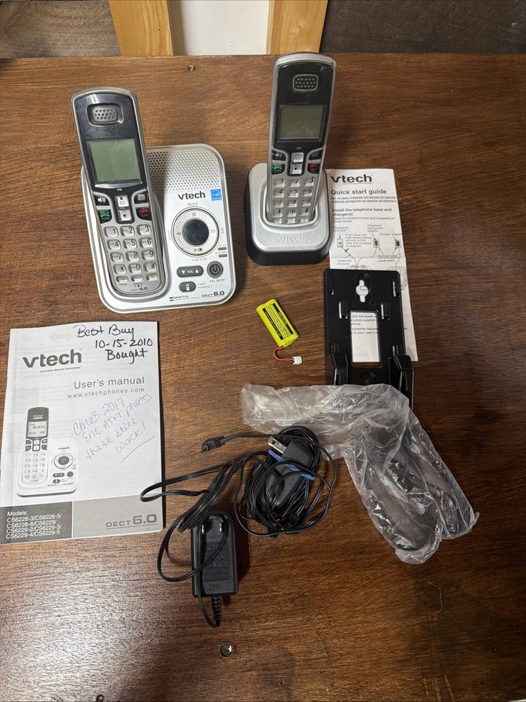 AT&T EL52300 3 Handset Answering System – DECT 6.0, Speakerphone – 2 Phones