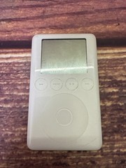 Apple iPod Classic 3rd Generation White 15GB A1040 Parts Only (No Power) As Is
