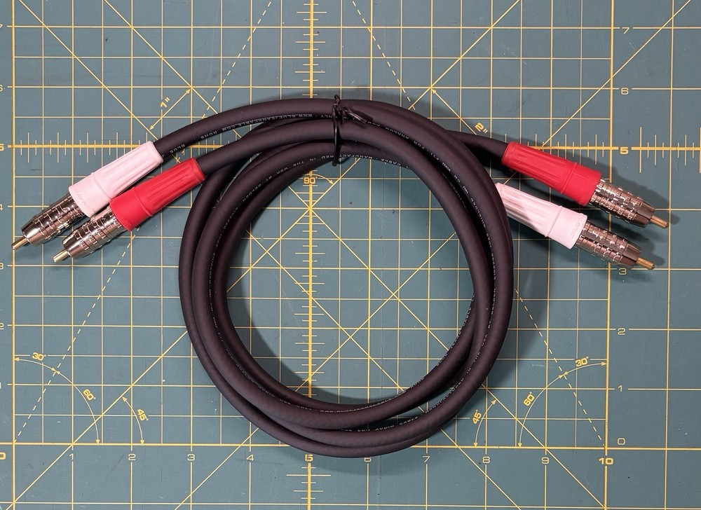 Blue Jeans Cable LC-1 Audio Cables by Belden E1089 1C25 3 ft RCA interconnects