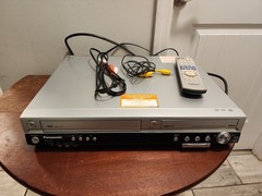 Panasonic DMR-ES35V DVD/VCR Combo Recorder with remote