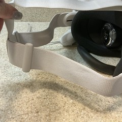 Meta Oculus Quest 2 128GB Advanced All-In-One VR Headset with Controllers – Whit