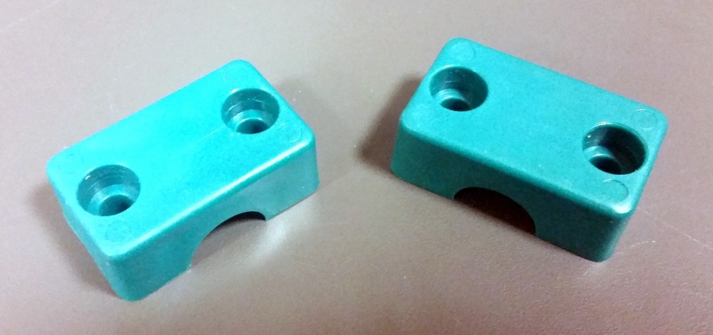 Polypropylene Pipe/Tubes Clamps Green Insulators OD 5/8″ (Lot of 4 pairs)