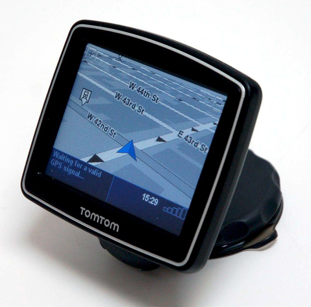 NEW TomTom ONE 130 S Car GPS Navigator Package Set 130s USA/Canada Maps BLACK