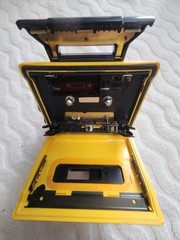 Sony Walkman Sports FM Yellow Portable Cassette Player AM/FM Radio Tested