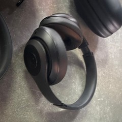 Beats Solo 4 Bluetooth Wireless On-Ear Headphones – Matte Black