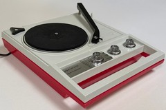 Vintage 70s Portable Plastic SOLID STATE Radio Phonograph Record Player Japan