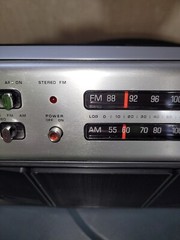 Zenith portable AM FM radio model RH 78Y, AC or battery, made in Taiwan