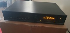 QED T237 high quality British FM radio tuner good working order