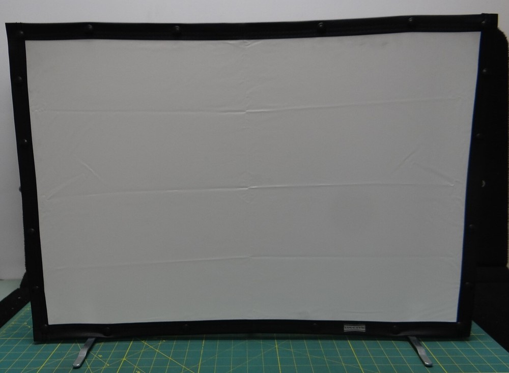 Da-Lite Fast-Fold Mini Projection Screen with Carrying Case 28″x19″ Screen Size