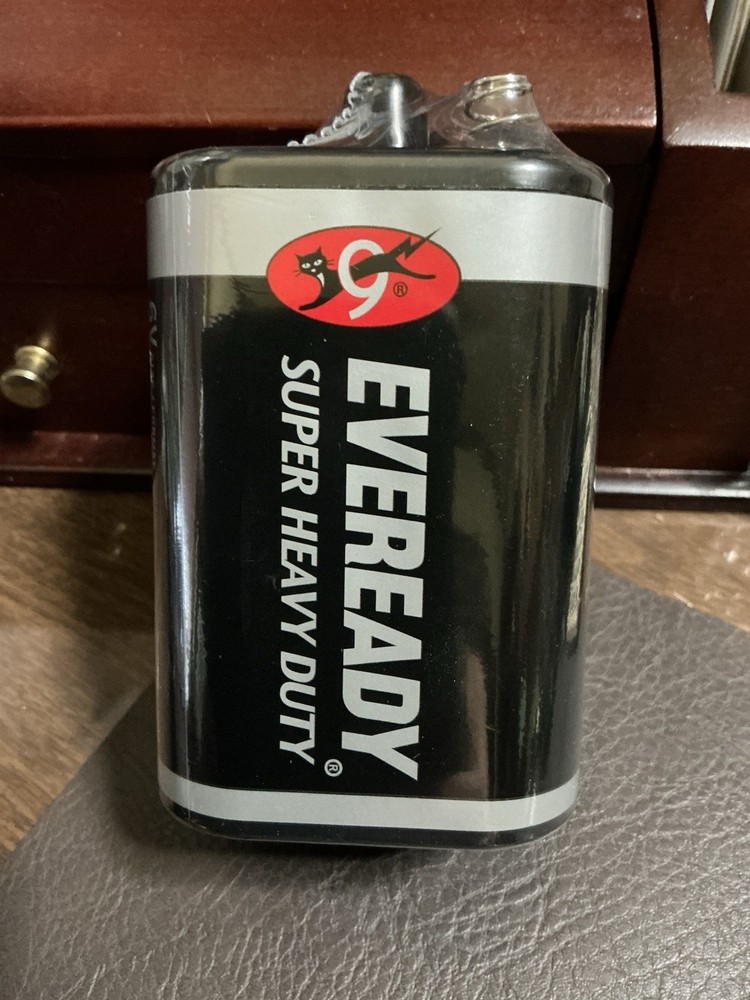 Eveready Super Heavy Duty 1209 6 Volt Spring Top Lantern Battery
