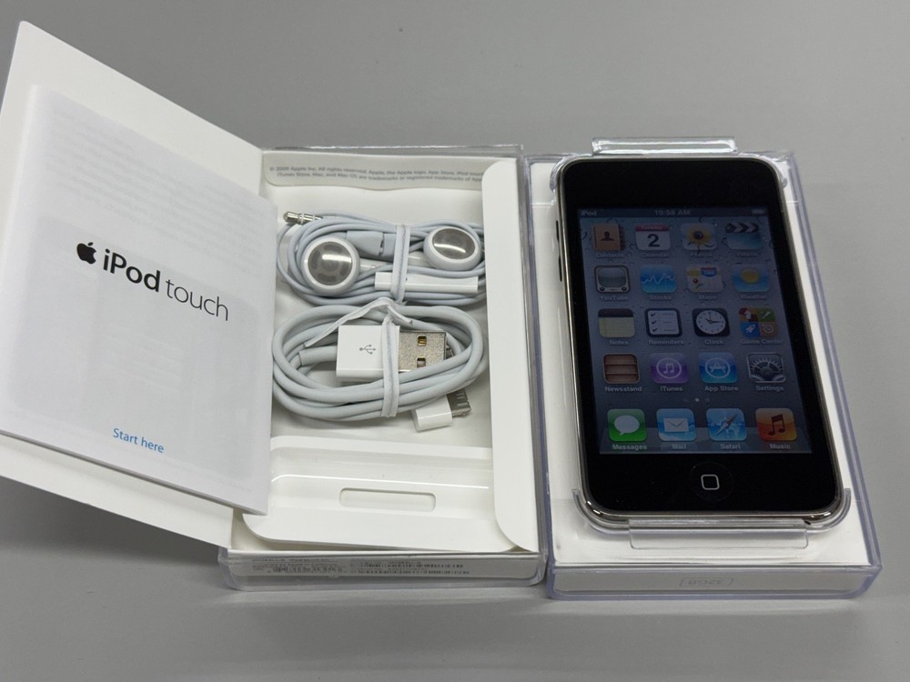 Apple iPod Touch 2nd Gen 32GB Complete In Box Mint Condition Tested Works