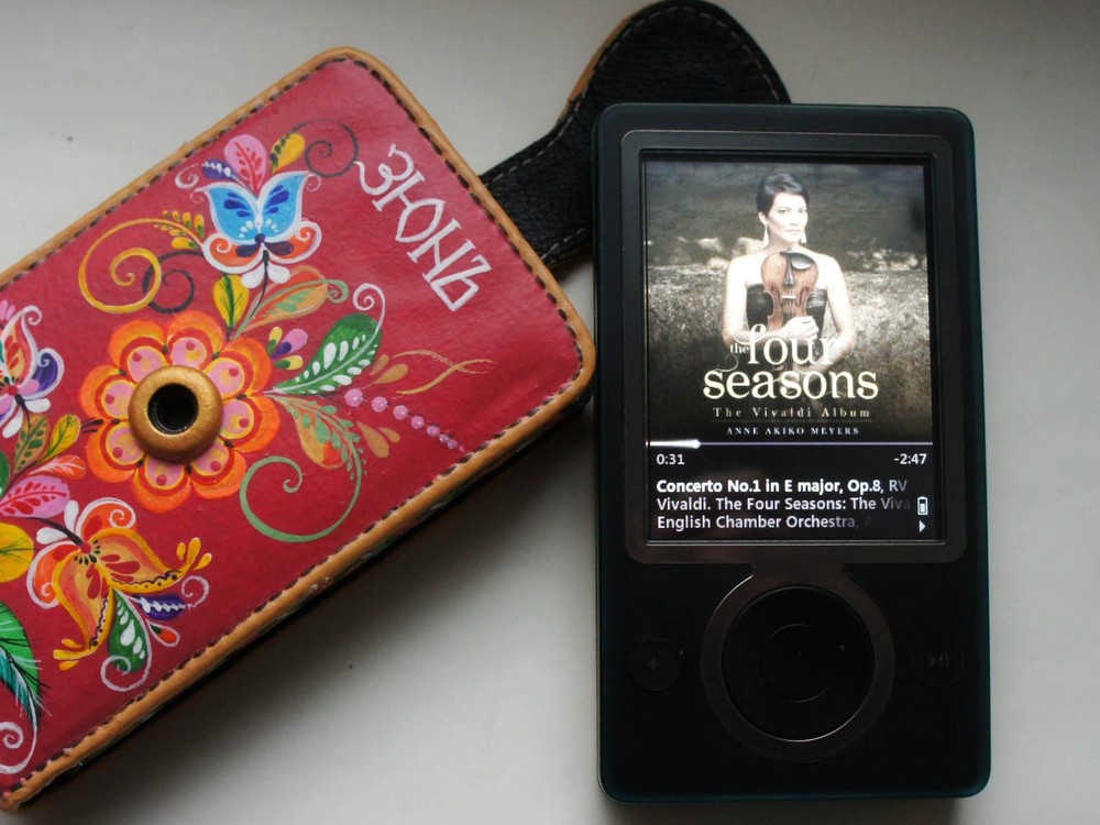 Microsoft Zune 30GB . Stylized as Uftyuga painted.