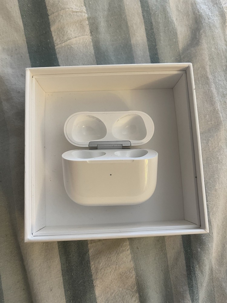 Apple AirPods (3rd Generation) A2897⚠️CHARGING CASE ONLY⚠️