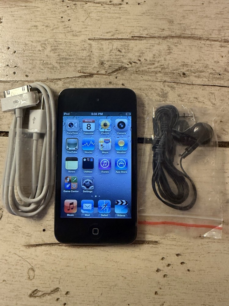 Apple iPod touch 4th Generation BLACK 8GB USED BUNDLE
