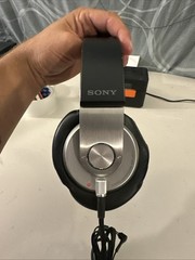 Sony MDR-XB700 Wired 3.5mm Over-Ear Stereo Headphones Black/Silver-TESTED