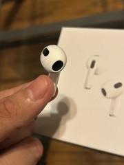 🎵Apple 3rd Generation with MagSafe Charging Case White Earbud Bluetooth🎵