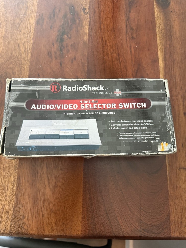 RadioShack 4-In/1-Out A/V Selector Switch Composite to S-Video 150-1983