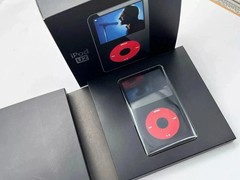 New Apple iPod Classic Video 5th Generation U2 Special Edition Black/Red (30 GB)