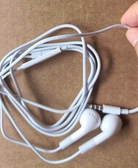 2X Authentic Apple iPod iPhone Earphones Headphones Earbuds+Remote Control+Mic