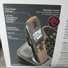 Uniden Cordless Phone Lot 4 Handsets Bases Answering Machine DECT 6.0 DCT648