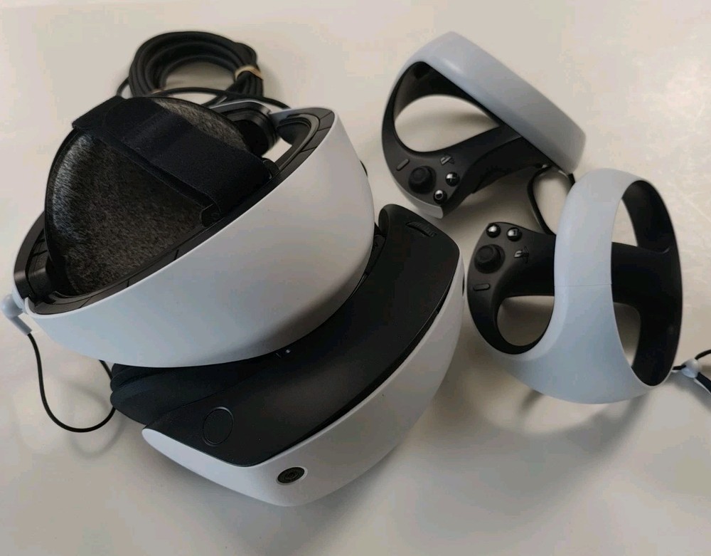 Sony PlayStation 5 PS5 Virtual Reality VR2 w/ Controllers – Excellent * TESTED*