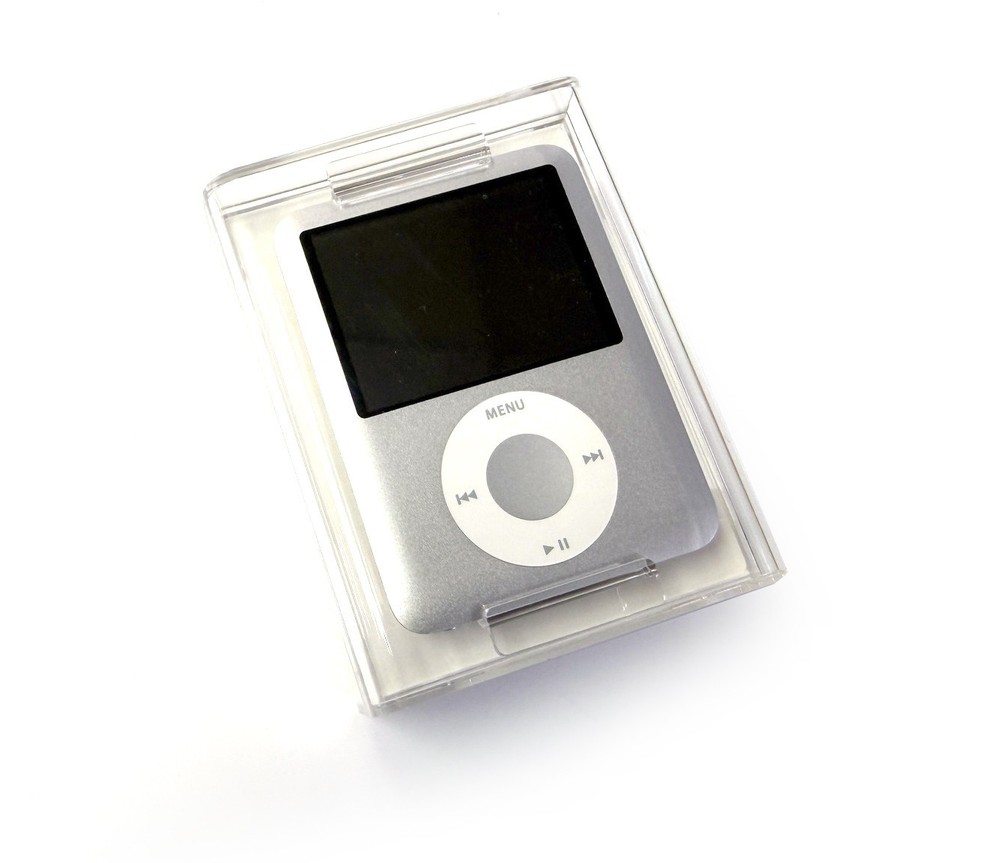 Apple iPod nano 3rd Generation 4GB Silver MA978LL/A A1236 Very RARE NEW Sealed!